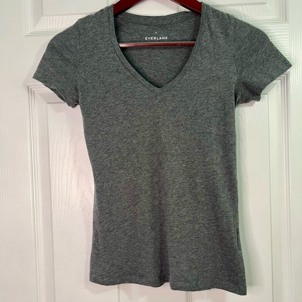 Everlane vneck